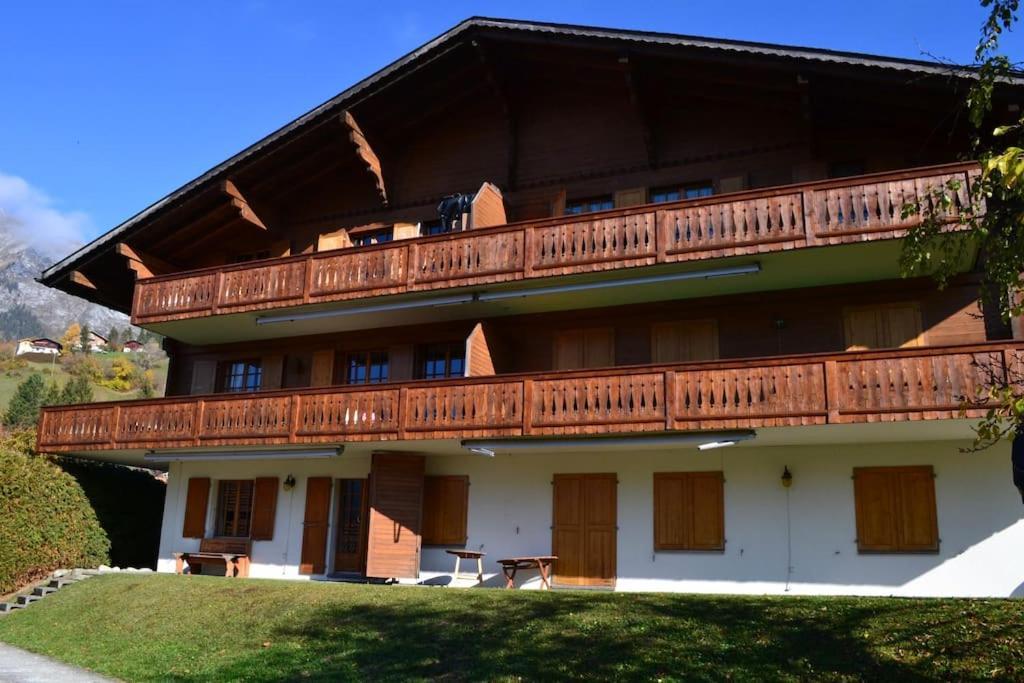 Cozy Apartment In The Heart Of The Alps Château-d'Oex Exterior foto